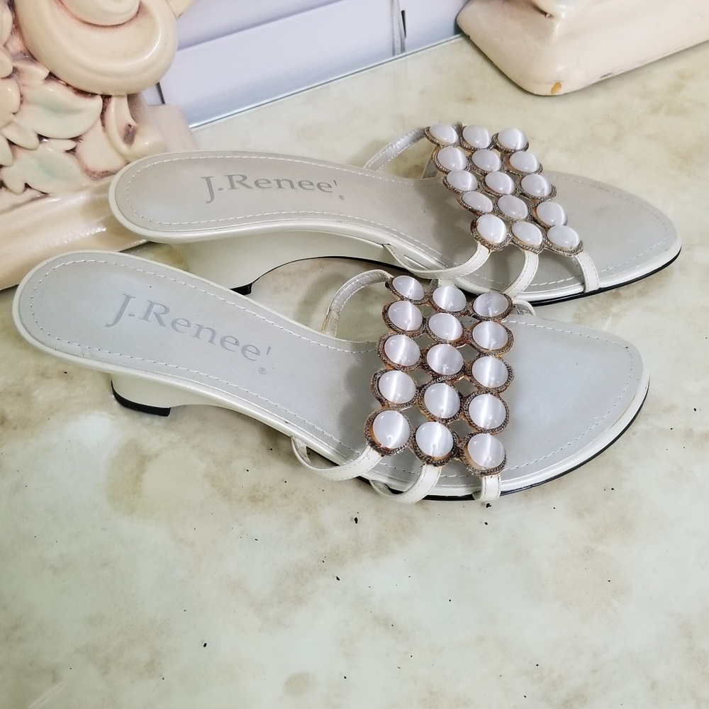 J Renee pump